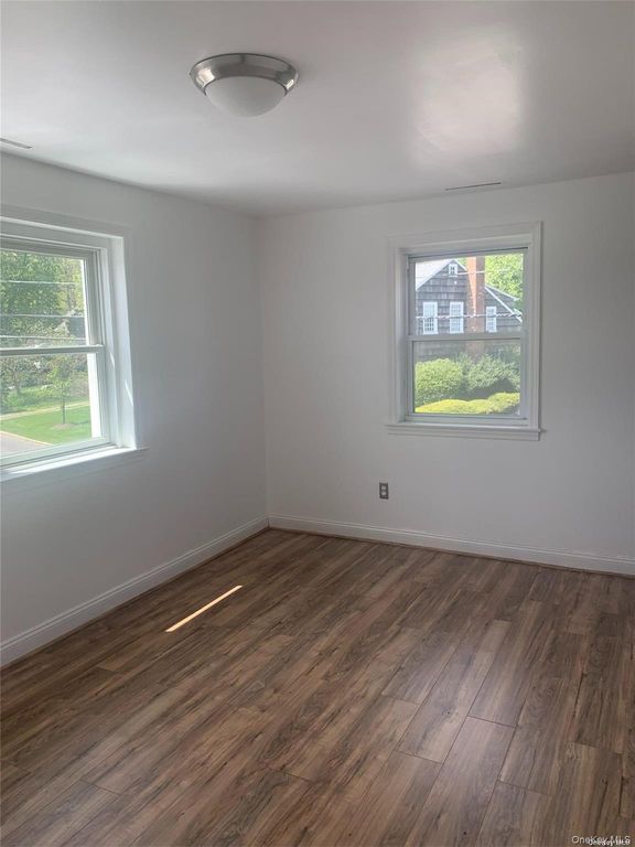 37 W Shore Road, Huntington, NY 11743 — photo 3