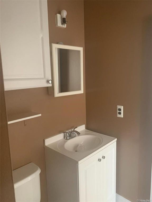 37 W Shore Road, Huntington, NY 11743 — photo 5