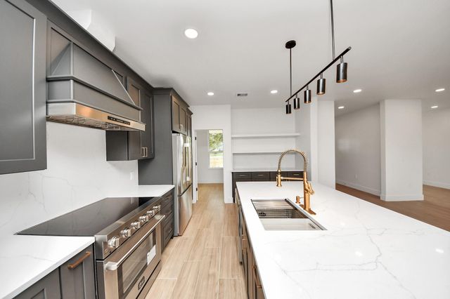 5811 County Road 675b, Rosharon, TX 77583