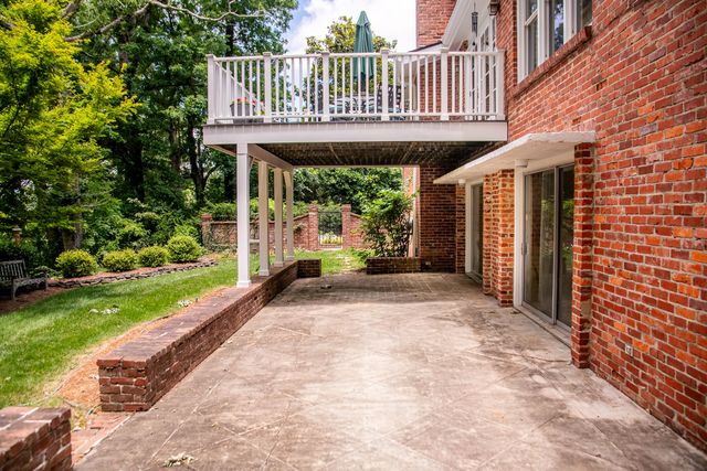 1008 Fort Stephenson Terrace, Lookout Mountain, TN 37350