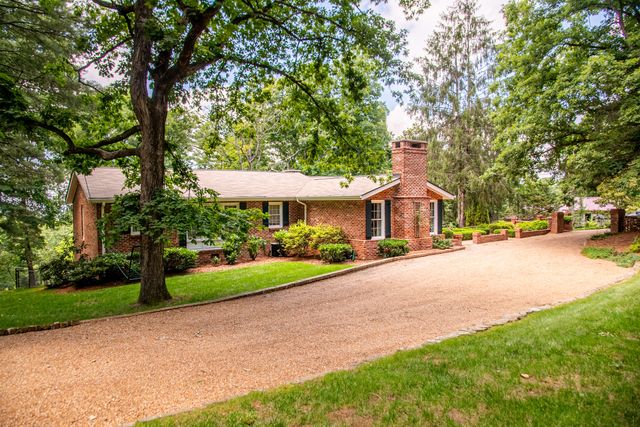 1008 Fort Stephenson Terrace, Lookout Mountain, TN 37350