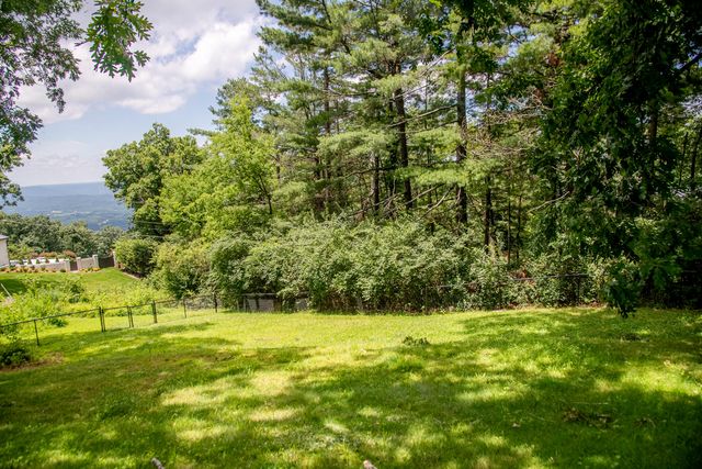 1008 Fort Stephenson Terrace, Lookout Mountain, TN 37350
