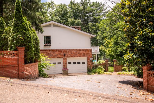 1008 Fort Stephenson Terrace, Lookout Mountain, TN 37350