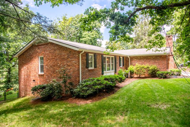 1008 Fort Stephenson Terrace, Lookout Mountain, TN 37350