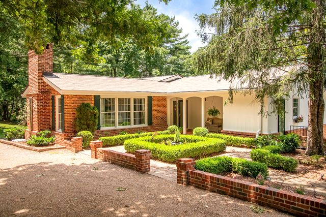 1008 Fort Stephenson Terrace, Lookout Mountain, TN 37350