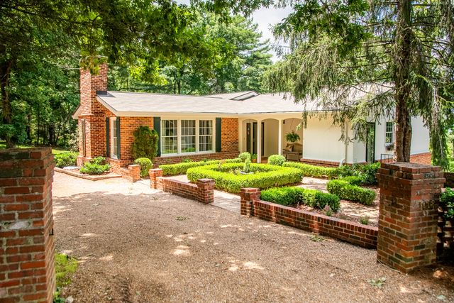 1008 Fort Stephenson Terrace, Lookout Mountain, TN 37350