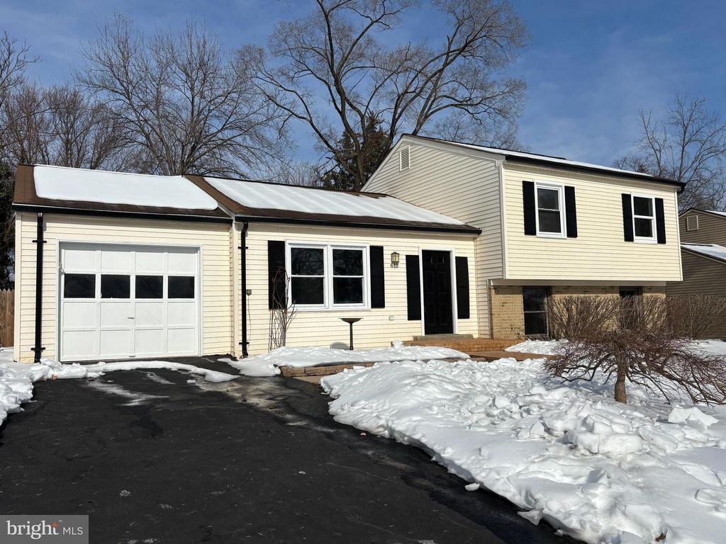 610 WORCHESTER ST, Herndon, VA 20170