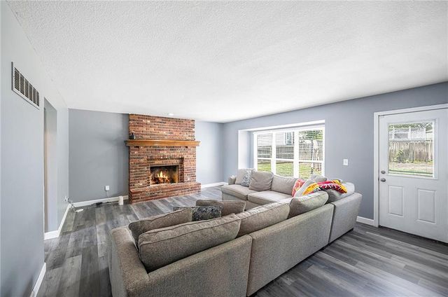 1201 NW Burr Oak Court, Blue Springs, MO 64015