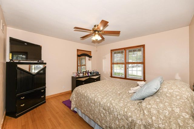 2426 5th AVENUE, South Milwaukee, WI 53172