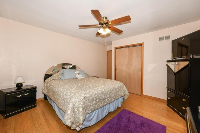 2426 5th AVENUE, South Milwaukee, WI 53172