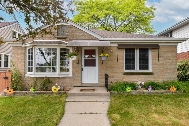 2426 5th AVENUE, South Milwaukee, WI 53172