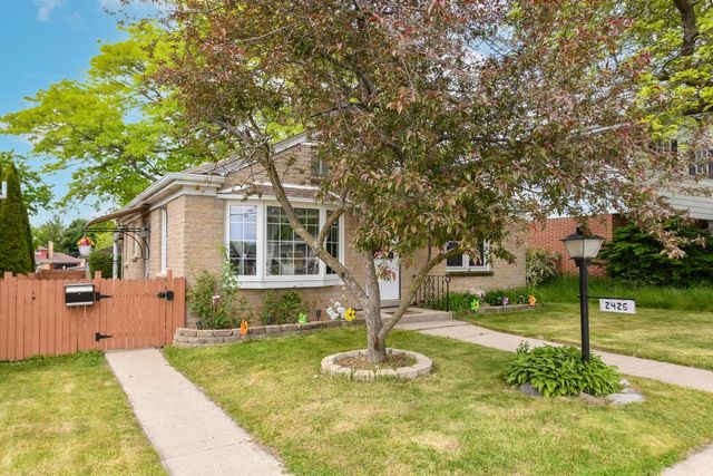 2426 5th AVENUE, South Milwaukee, WI 53172