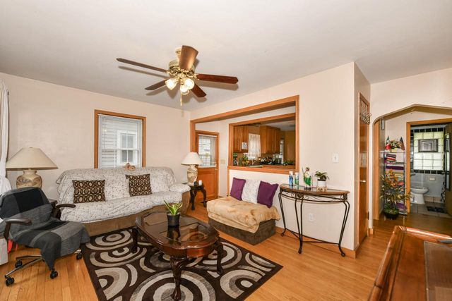 2426 5th AVENUE, South Milwaukee, WI 53172