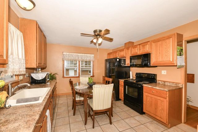 2426 5th AVENUE, South Milwaukee, WI 53172