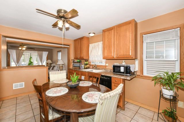 2426 5th AVENUE, South Milwaukee, WI 53172
