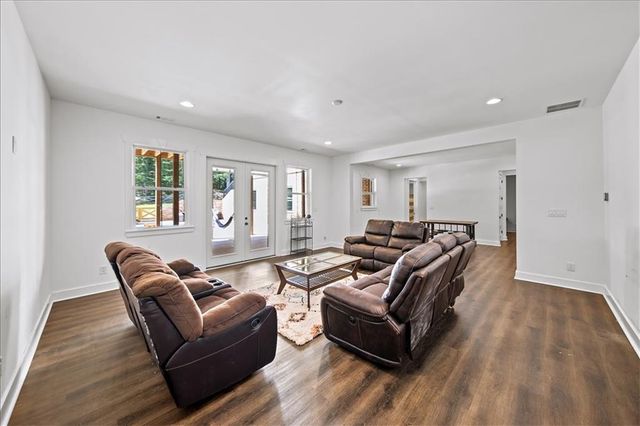 1380 Cronic Town Road, Auburn, GA 30011