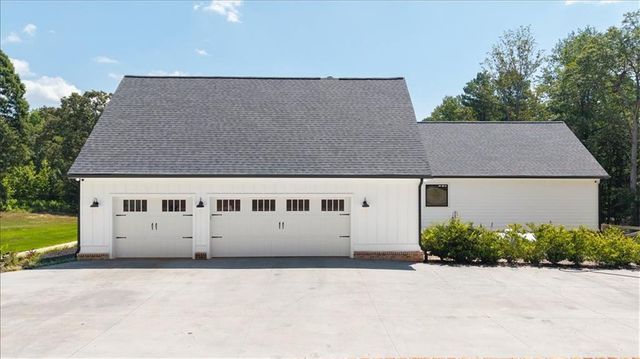 1380 Cronic Town Road, Auburn, GA 30011