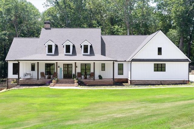 1380 Cronic Town Road, Auburn, GA 30011