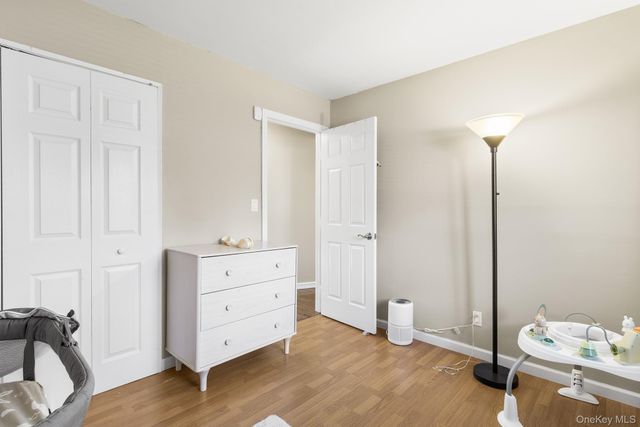 40 Frankie Lane, North Babylon, NY 11703