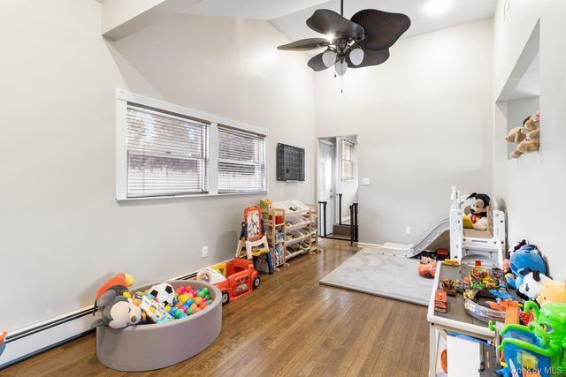 40 Frankie Lane, North Babylon, NY 11703