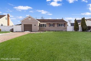 40 Frankie Lane, North Babylon, NY 11703