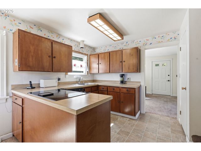 3115 Sw ILLINOIS St, Portland, OR 97239