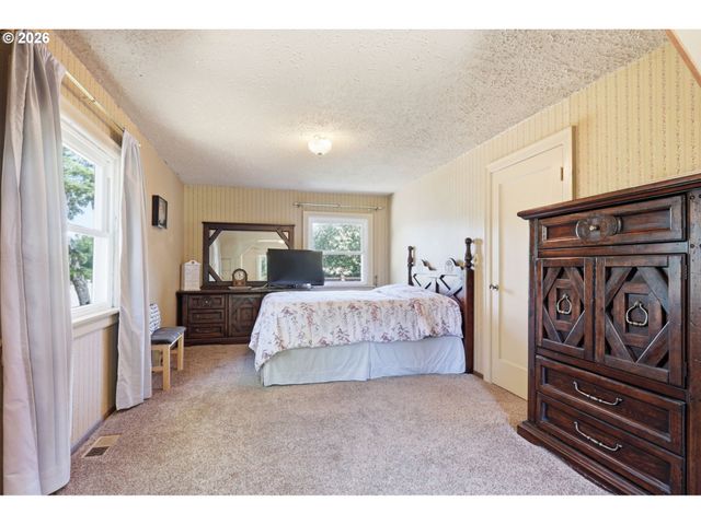 3115 Sw ILLINOIS St, Portland, OR 97239