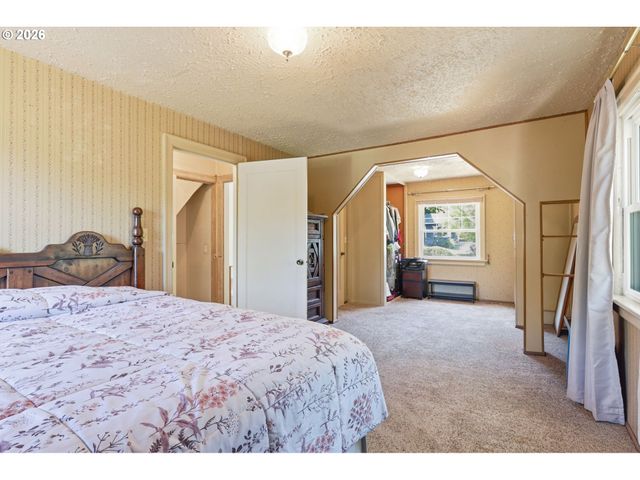 3115 Sw ILLINOIS St, Portland, OR 97239