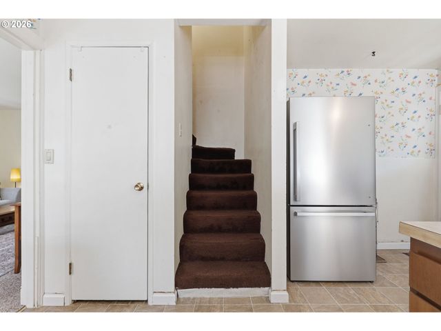 3115 Sw ILLINOIS St, Portland, OR 97239