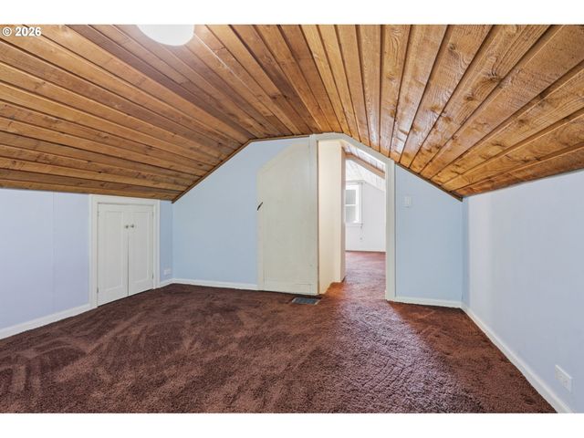 3115 Sw ILLINOIS St, Portland, OR 97239