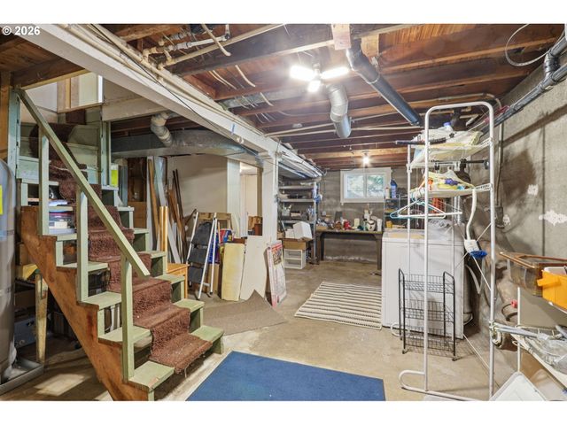 3115 Sw ILLINOIS St, Portland, OR 97239