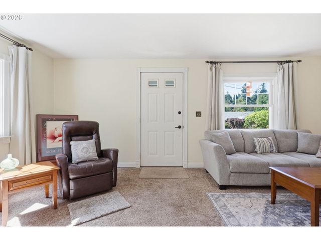 3115 Sw ILLINOIS St, Portland, OR 97239