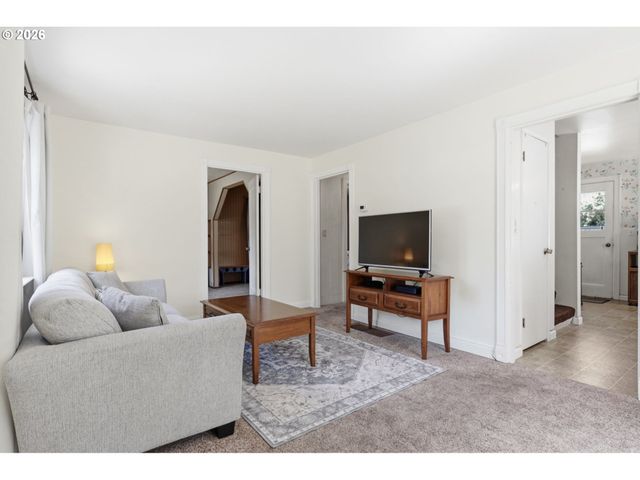 3115 Sw ILLINOIS St, Portland, OR 97239