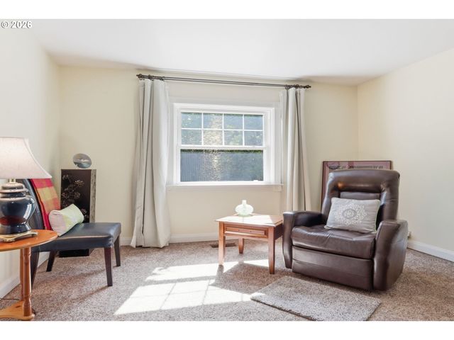 3115 Sw ILLINOIS St, Portland, OR 97239