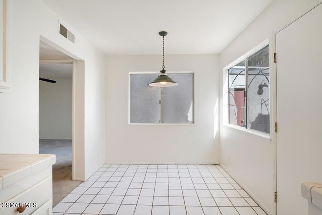 953 Quarterhorse Lane, Oak Park, CA 91377
