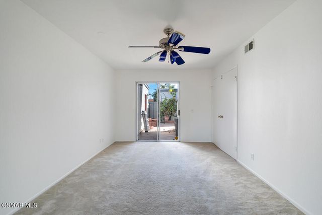 953 Quarterhorse Lane, Oak Park, CA 91377