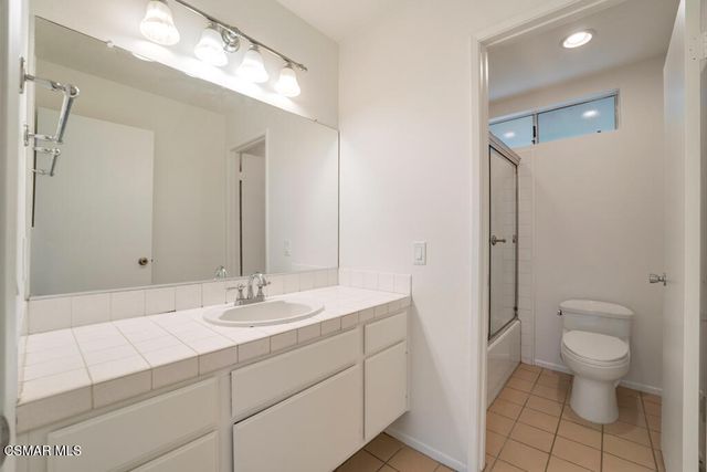 953 Quarterhorse Lane, Oak Park, CA 91377