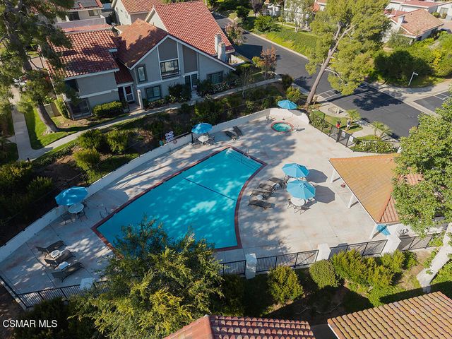 953 Quarterhorse Lane, Oak Park, CA 91377