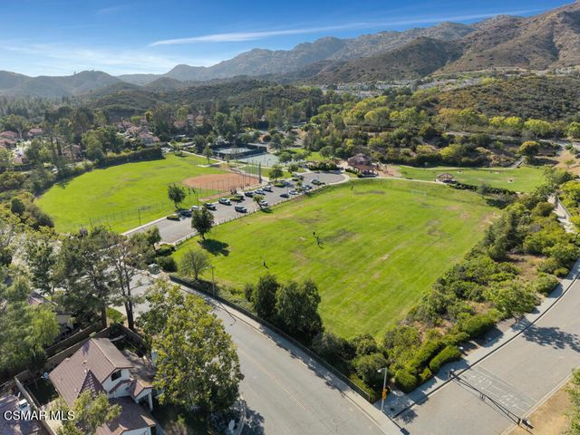 953 Quarterhorse Lane, Oak Park, CA 91377