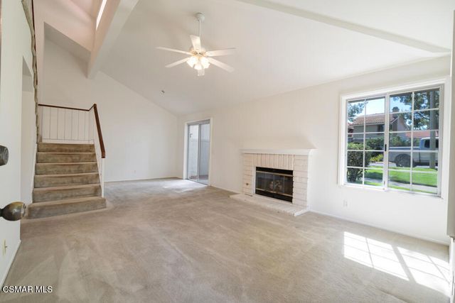 953 Quarterhorse Lane, Oak Park, CA 91377