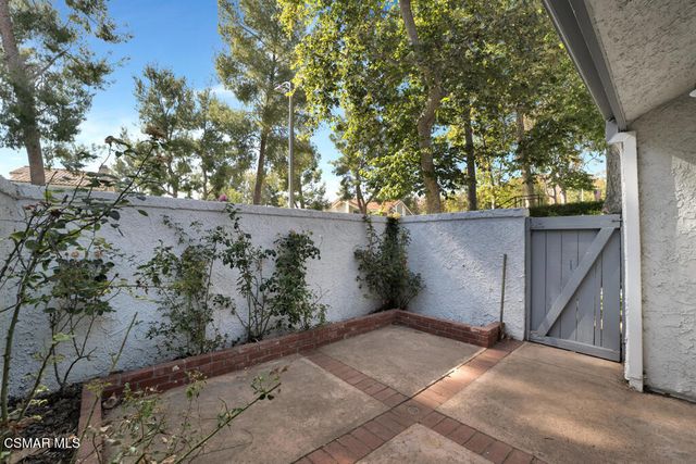 953 Quarterhorse Lane, Oak Park, CA 91377