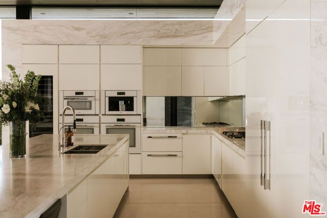 1536 Blue Jay Way, Los Angeles, CA 90069
