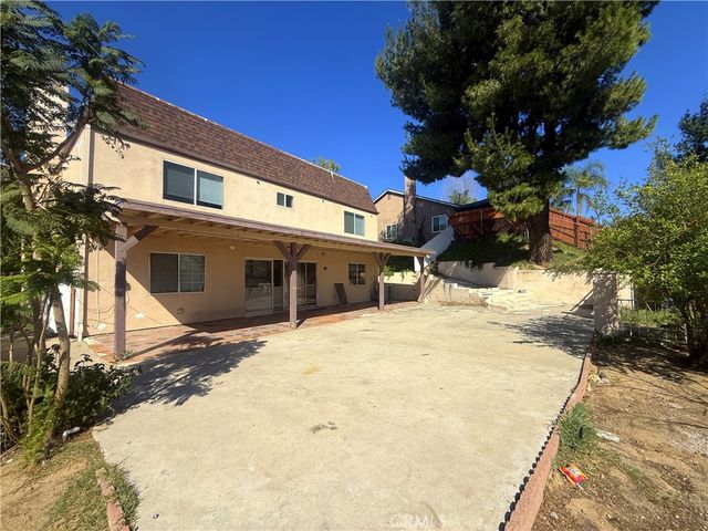 13466 Almetz Street, Sylmar, CA 91342