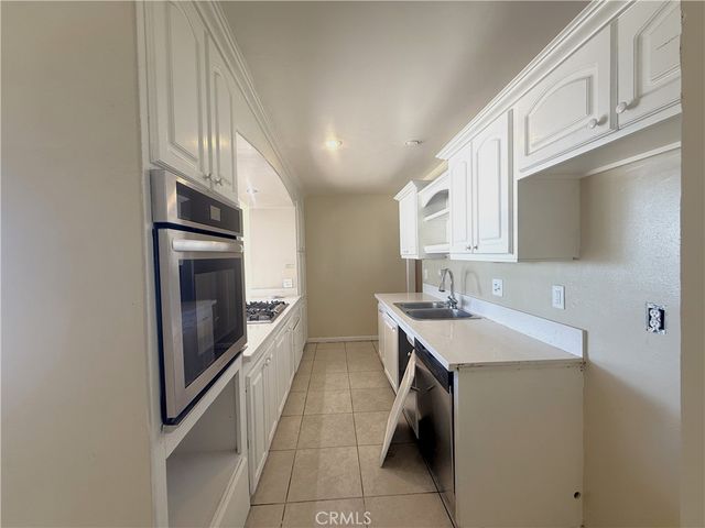 13466 Almetz Street, Sylmar, CA 91342