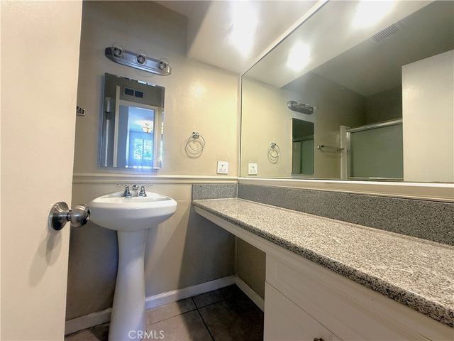 13466 Almetz Street, Sylmar, CA 91342