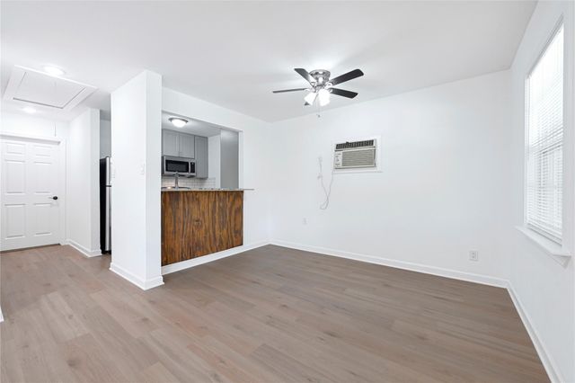 5718 Eskridge 3, Houston, TX 77023