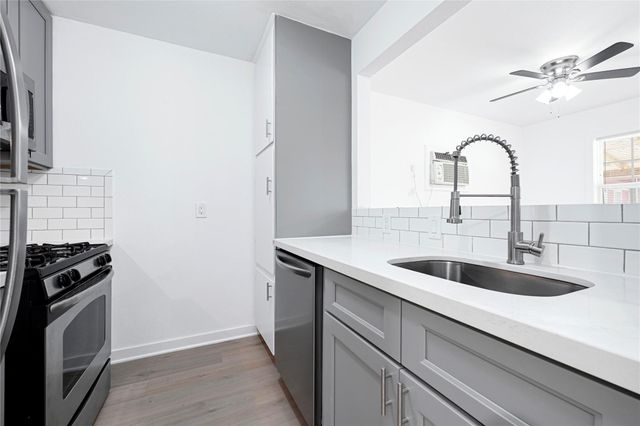 5718 Eskridge 3, Houston, TX 77023