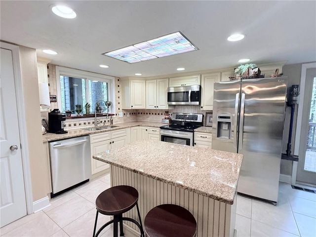 3865 Mabry NE Road, Roswell, GA 30075