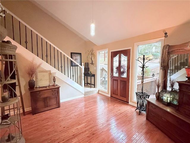 3865 Mabry NE Road, Roswell, GA 30075