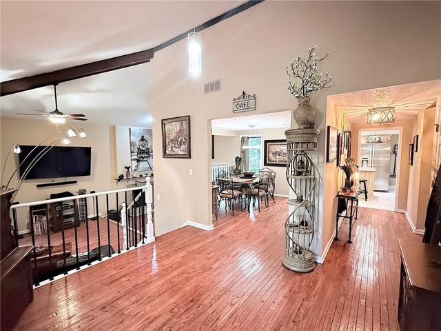 3865 Mabry NE Road, Roswell, GA 30075